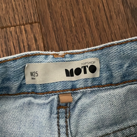Topshop high waisted Jean shorts - Picture 3 of 3